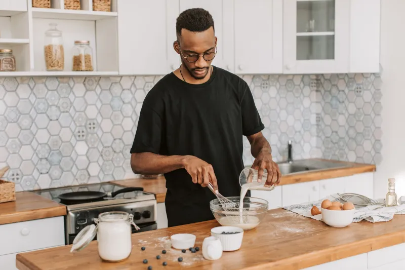 A Pinch of This, a Handful of That: How a Generation Learned to Cook Without a Recipe