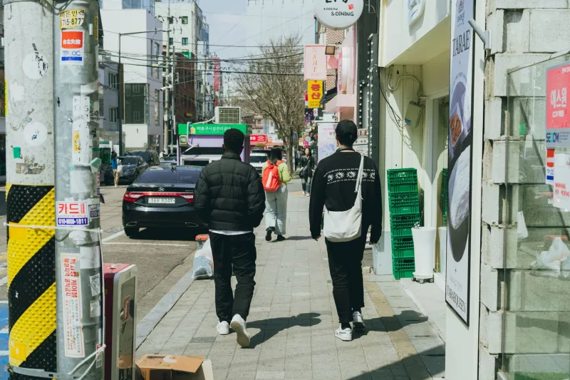 Seoul to the Streets: How K-Fashion Rewired the American Wardrobe